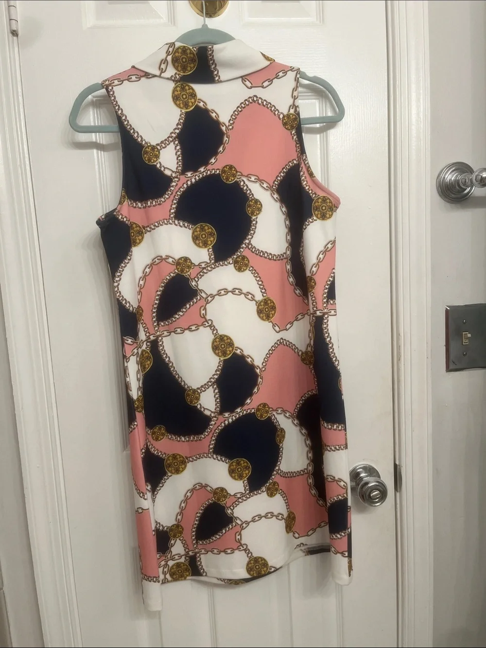 Boston Proper Pink, Black & White Sleeveless Chain-Print Shift Dress